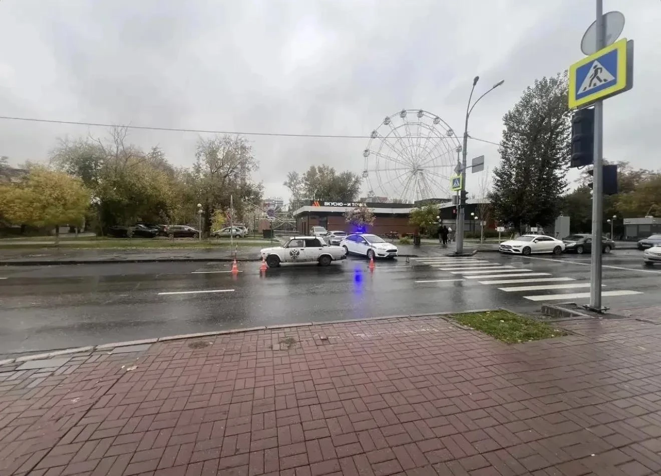 Школьницу сбила машина на пешеходном переходе в центре Тюмени