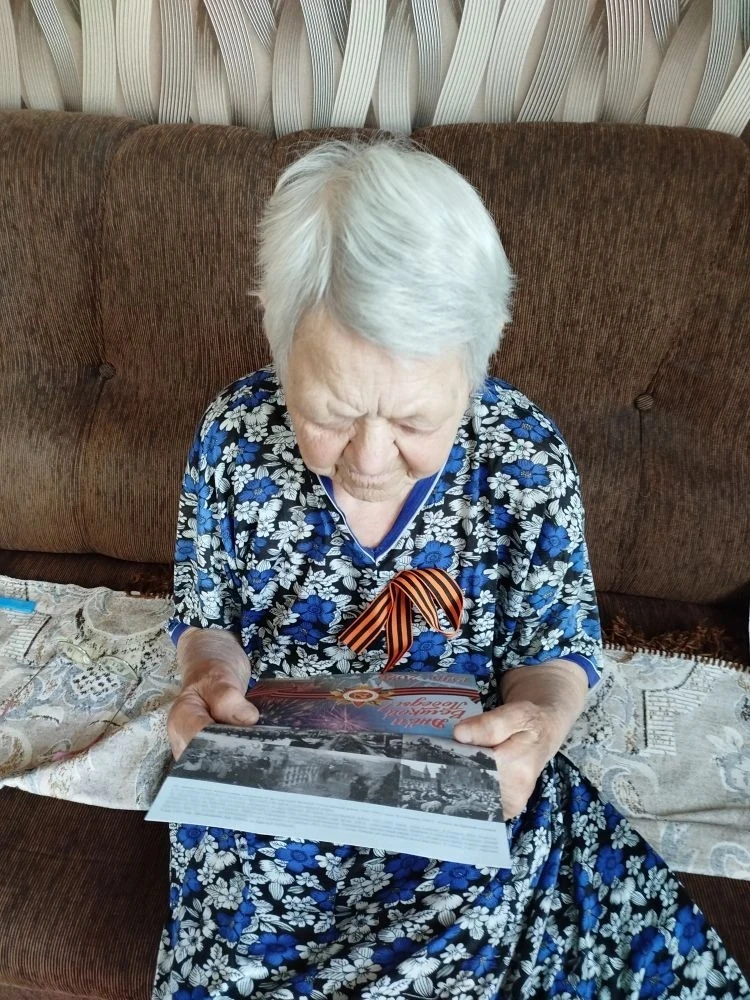 Работники филиала «Курячевский СК» МБУК «Старобельский РДК» совместно со специалистом П...