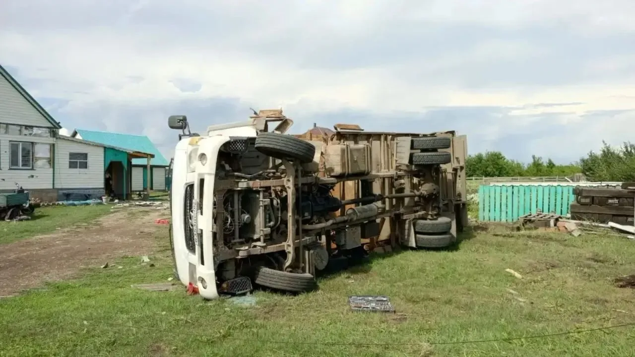 🌪️ «Сила была такая, что перевернуло грузовик»: смерч пронёсся по Башкирии