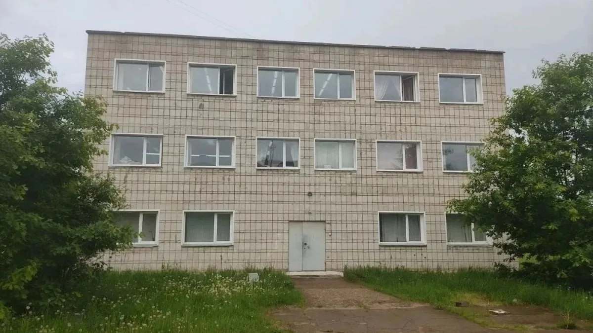 В Кирово-Чепецке продают трехэтажное здание с большим участком за 30 млн рублей

Продается капитальн