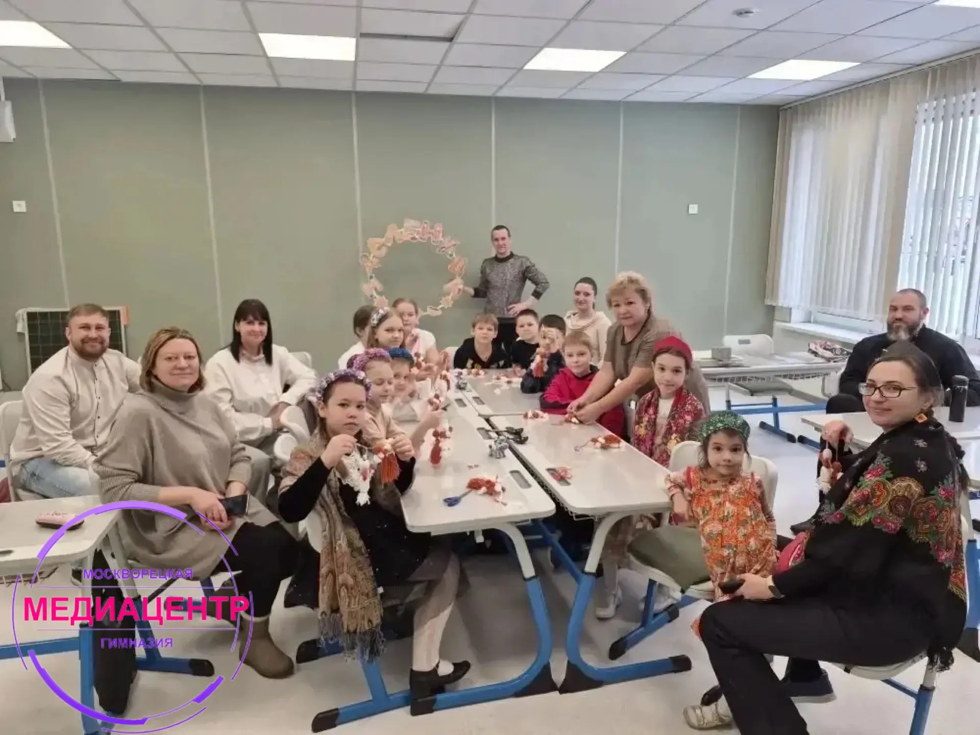 🌞21 февраля в МОУ «Москворецкая гимназия» прошел школьный  фестиваль «День народных промыслов», в ра
