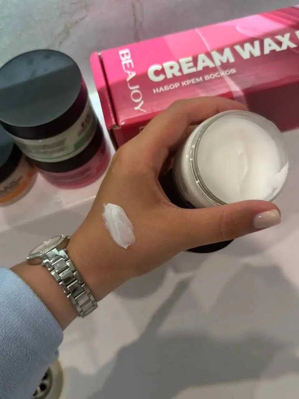 наступает отопительный сезон, и наши руки и ноги как никогда будут нуждаться в увлажнен...