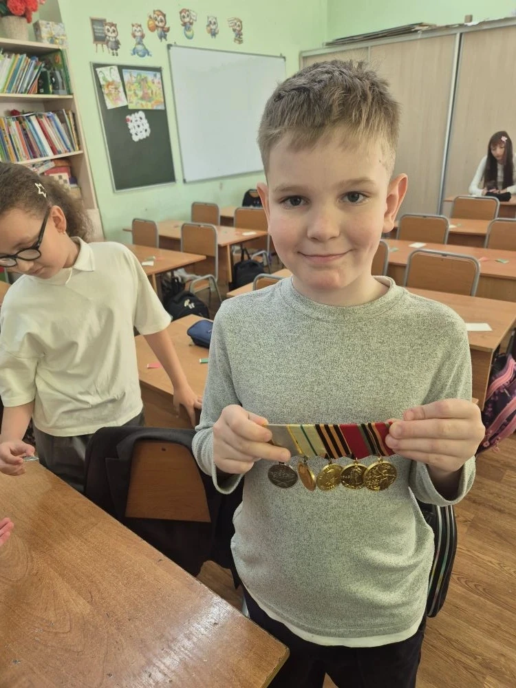 🪖Дядя Паша снова в гостях: разговор о блокаде Ленинграда  👍🏻В нашей школе стало доброй традицией вст