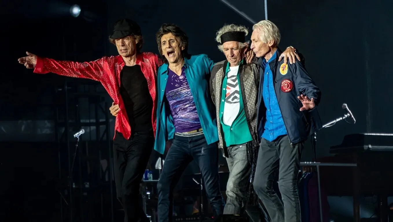 Сообщается, что The Rolling Stones подписали контракт на создание байопика о группе.