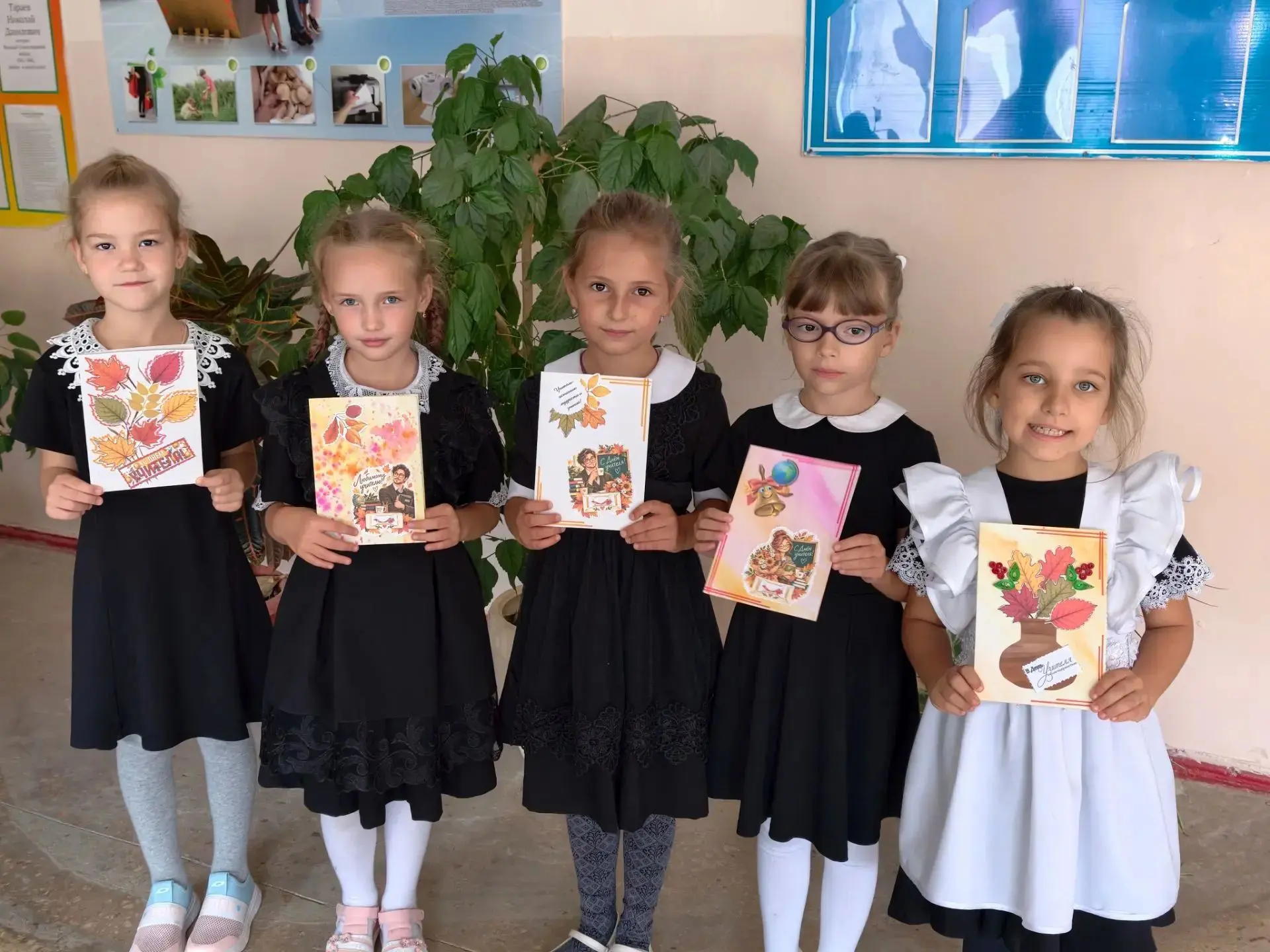 Какие молодцы ребята! 🍂 Действительно, открытки, сделанные руками детей, — это самый ц...