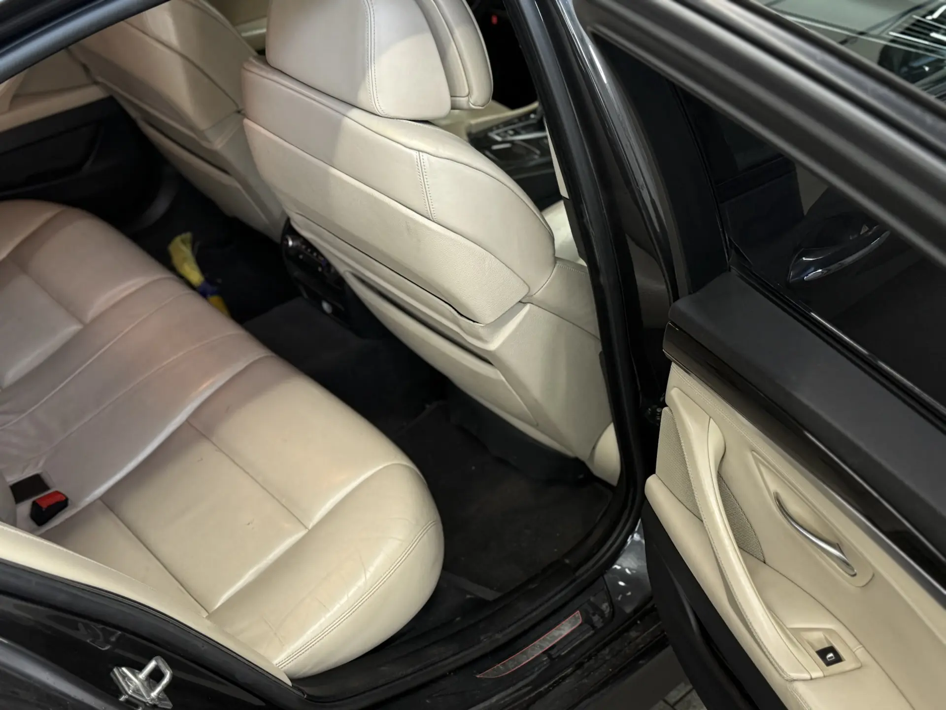 ‼️В ПРОДАЖЕ‼️  BMW SERIE 5 xDrive Год 2011 Мотор 4.4 бензин ⛽️  На 408 лошадок 🐎 Полный привод 🔥 3 з