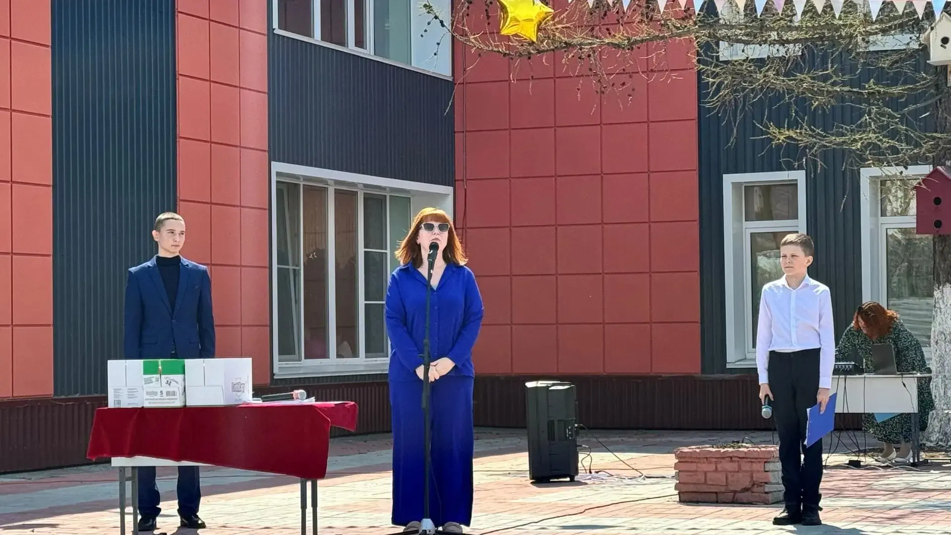 Последний звонок? Нет, переходная линейка! 👨‍🏫🎓👩‍🏫
⁣
🎉Вот и пролетел ещё один учебный год. В ш