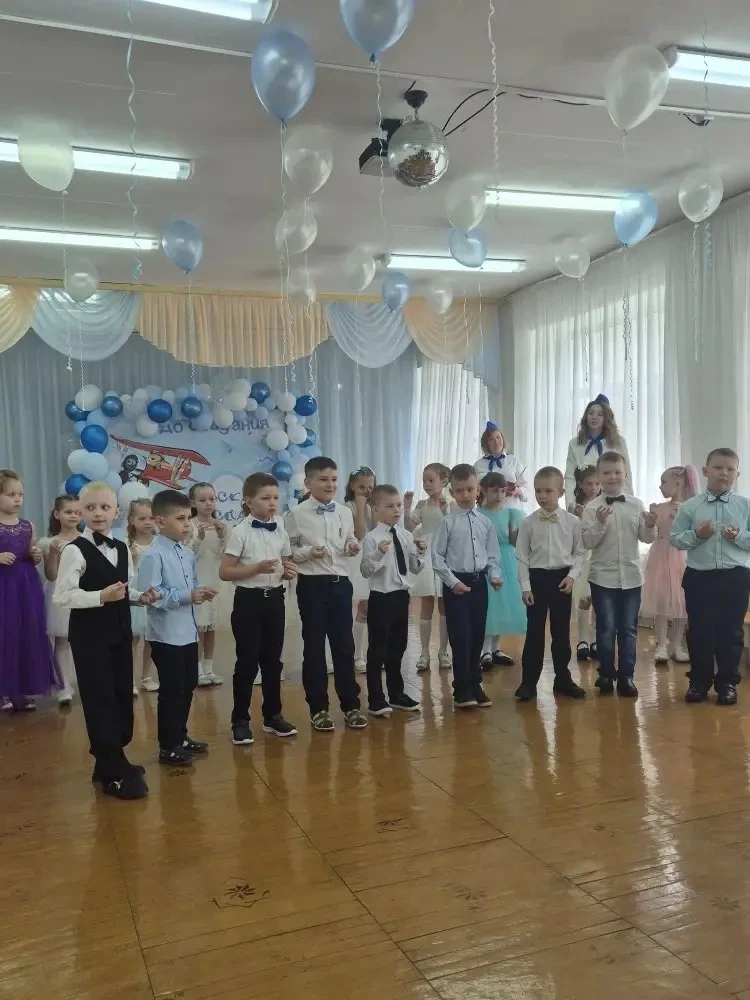 Вчера в подготовительной группе «Вишенка» прошел выпускной бал. 🎈