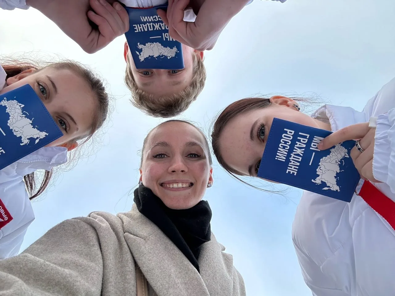 🇷🇺«Движения Первых» — в сердце событий!  Сегодня наши активисты из 8Е класса стали участниками важно
