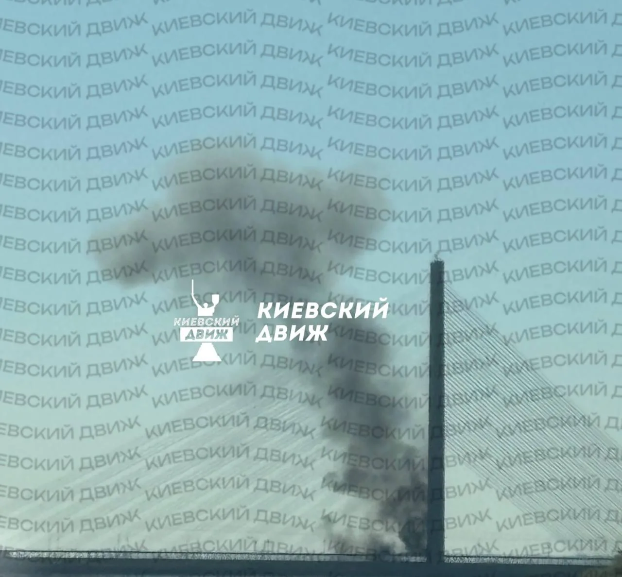 ВС РФ ударили по переправе через Днепр. Речь о Южном мосте в Киеве.