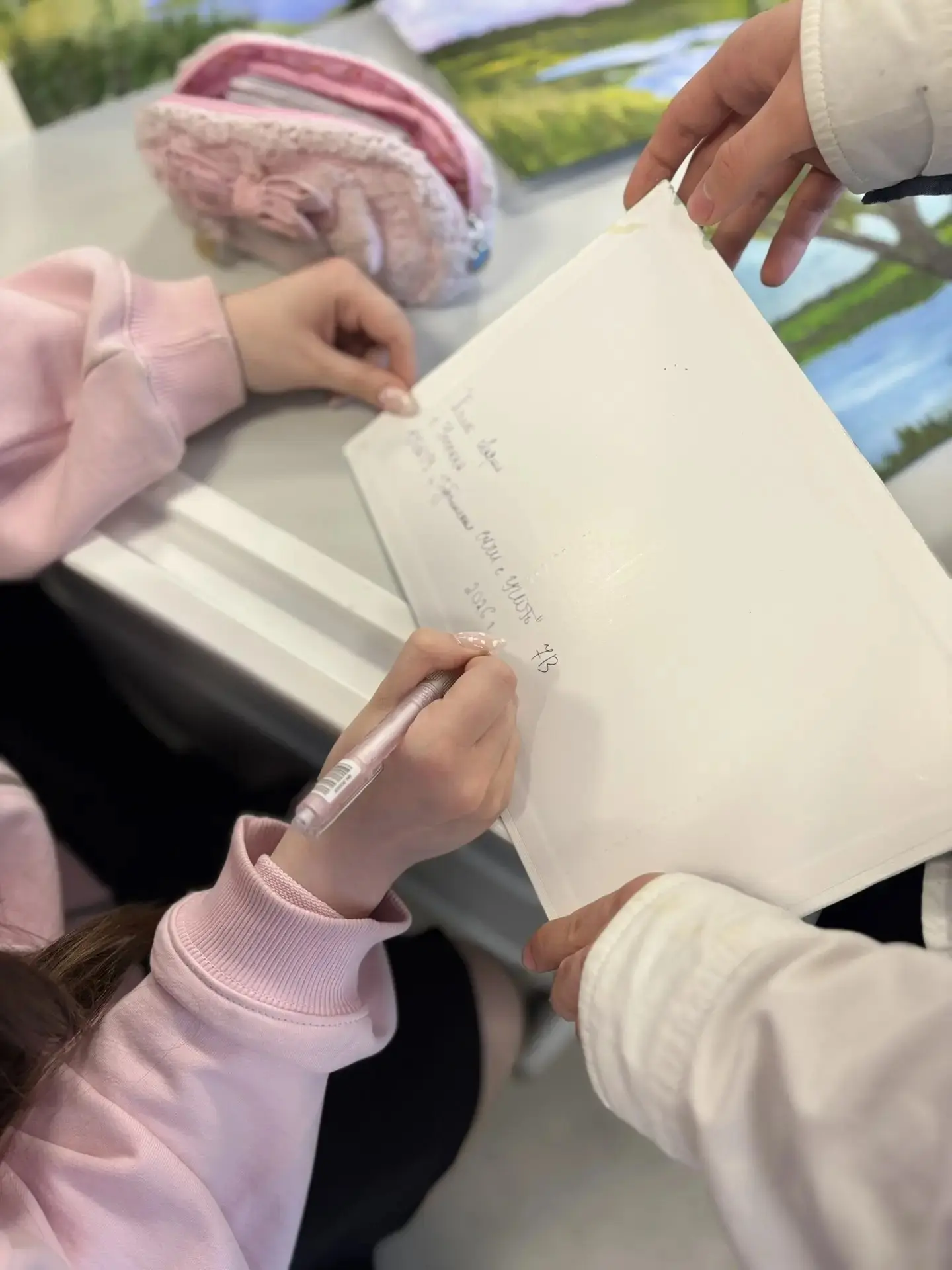 🌟 Подарок от 7В: открытки с теплом и благодарностью для Ветеранов и Детей Войны! 🌟    Сегодня, 4 мая