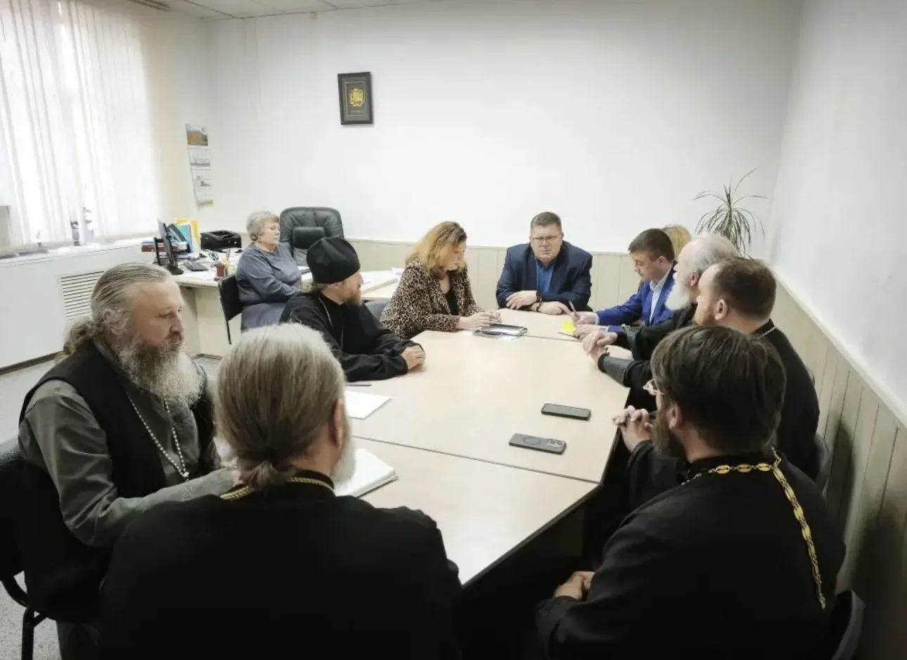 В администрации Ленинского района города Новосибирска состоялась рабочая встреча главы ...