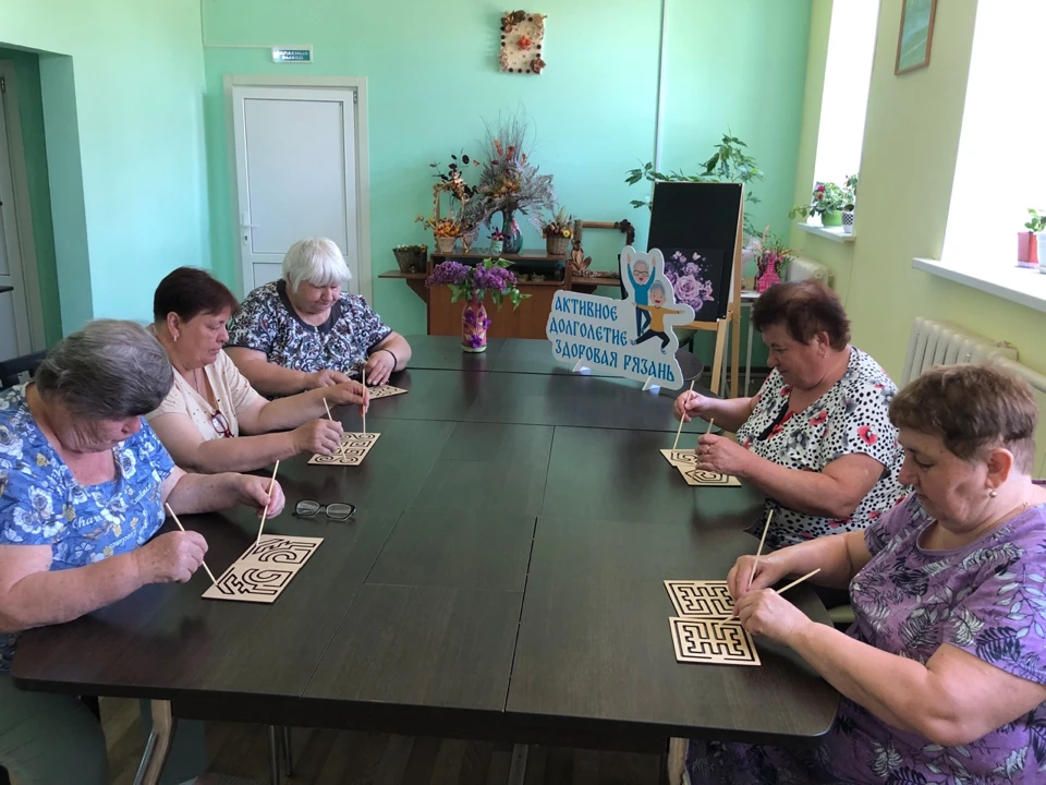 💫 В Отделении дневного пребывания состоялась занятие с использованием межполушарных до...