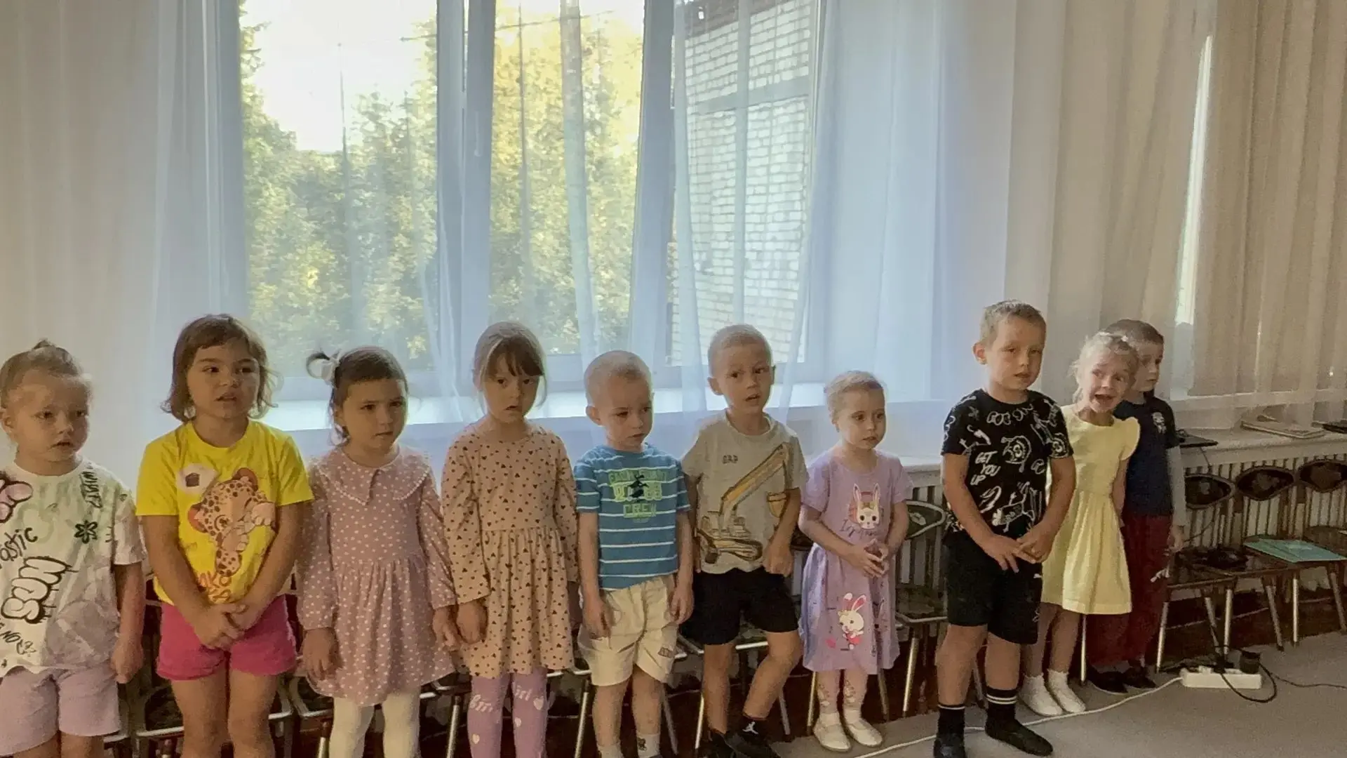 Поднятие флага Российской Федерации.