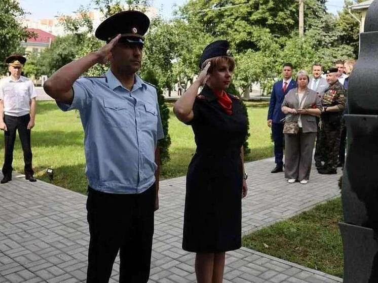 В Воронеже появилась Аллея памяти в честь сотрудников и ветеранов МВД, погибших при исполнении

Откр