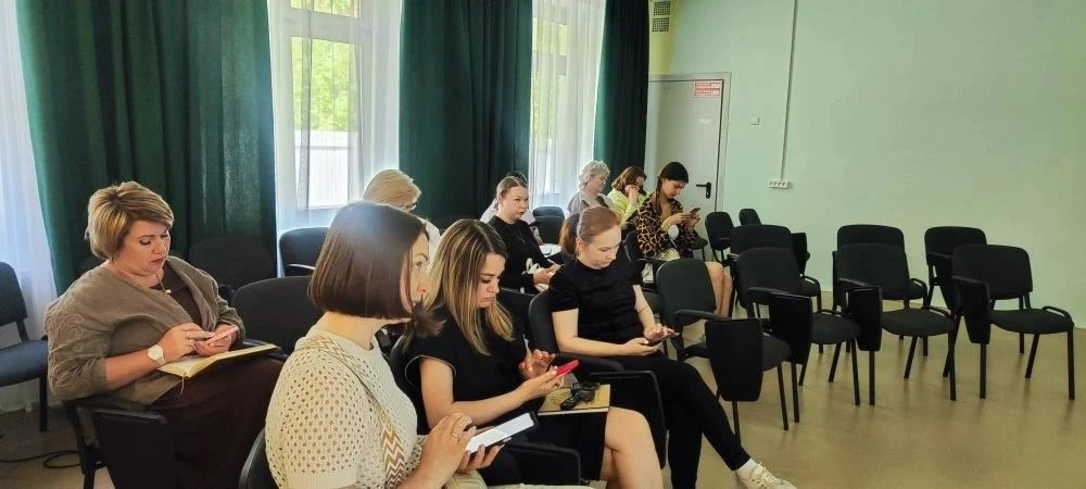 📚 В БМАУ ЦППМСП «Вектор» состоялась супервизия для социальных педагогов.