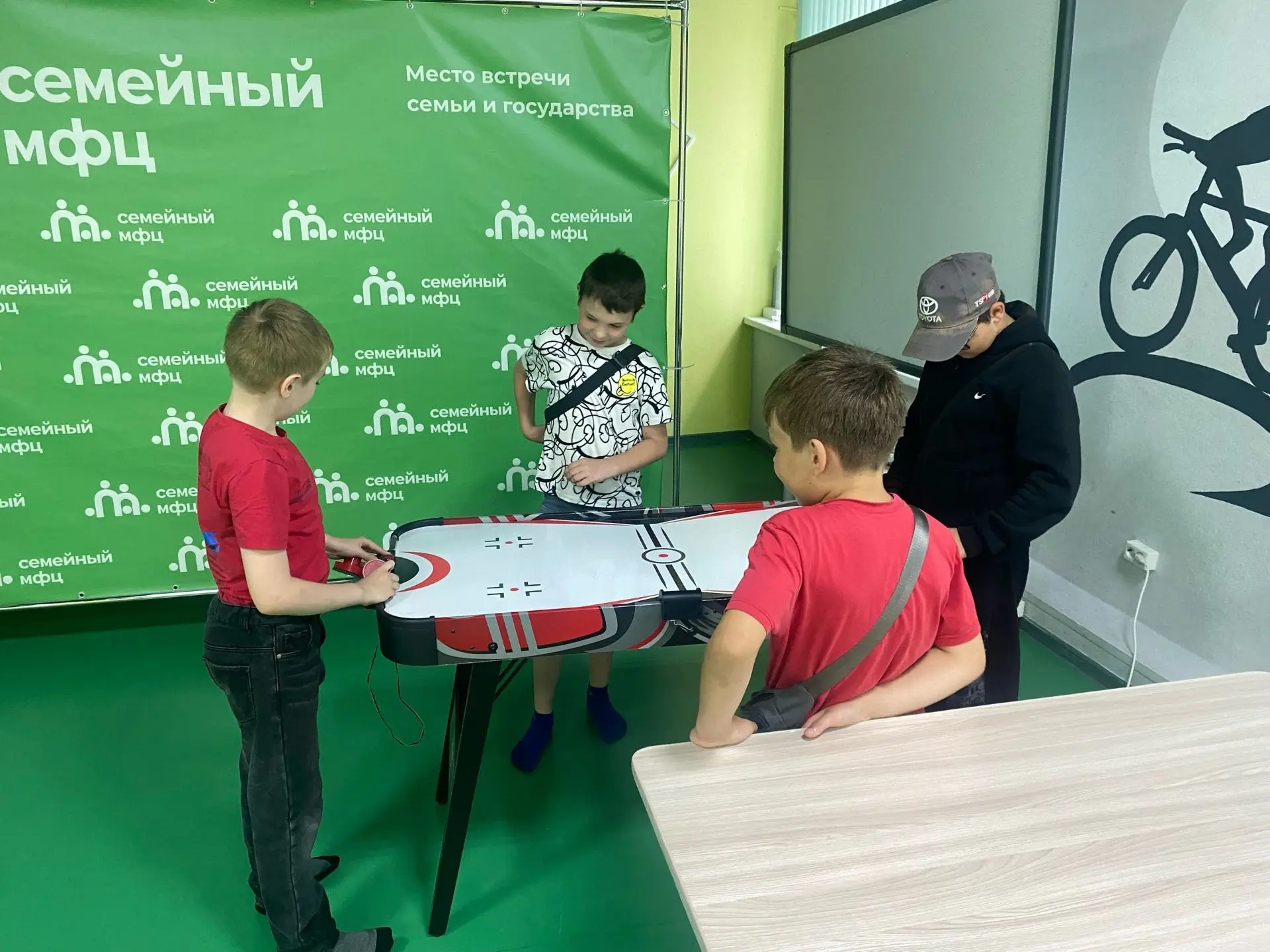 ✨ Увлекательная встреча в  рамках «Чилаут‑пространство» прошла сегодня на базе Семейного МФЦ ✨

☄️Ре