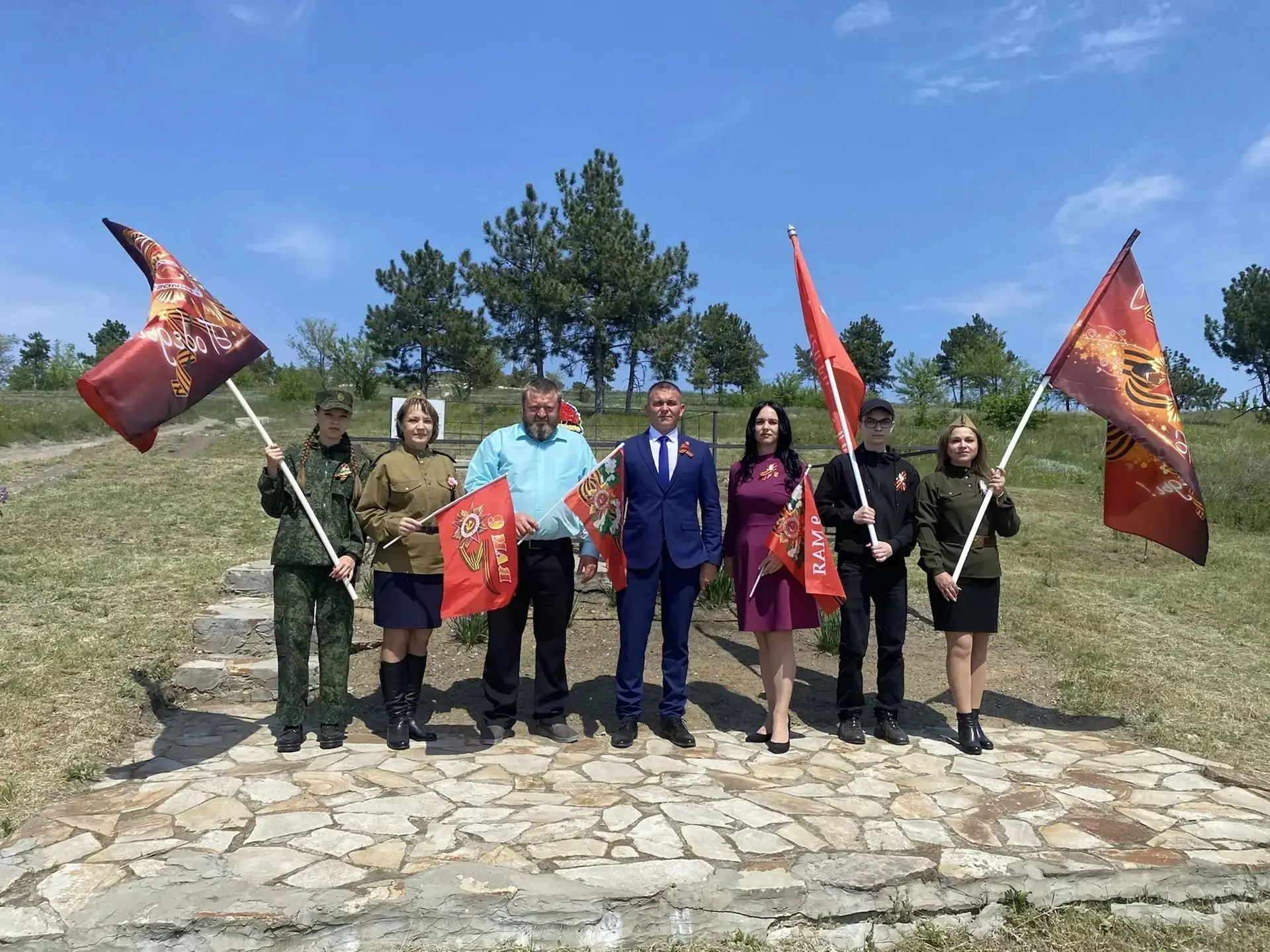 📅⭐ 9 мая прошло торжественное возложение венков на памятных местах Астаховского сельск...