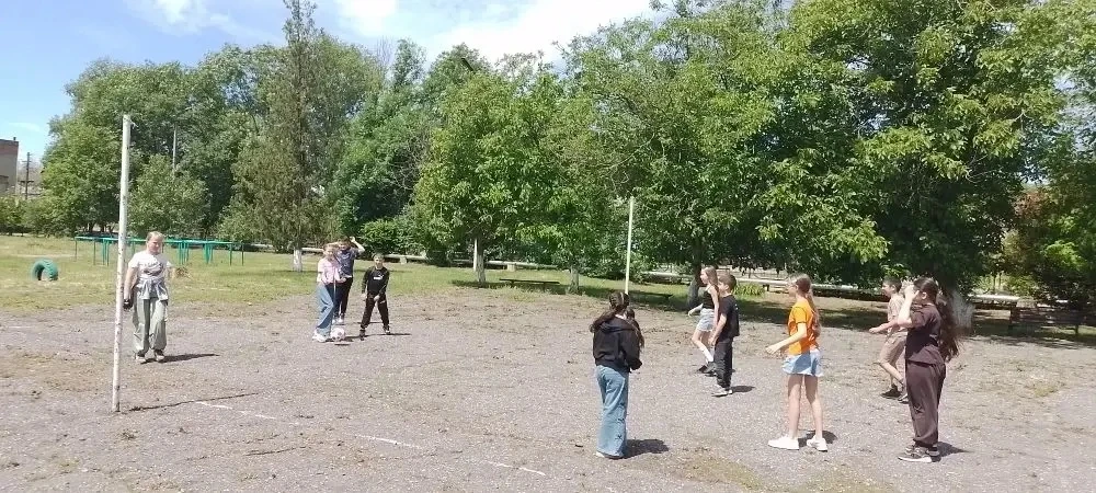 Лето - время игр и развлечений. В это время  каждому школьнику необходимо снять накопившееся за учеб