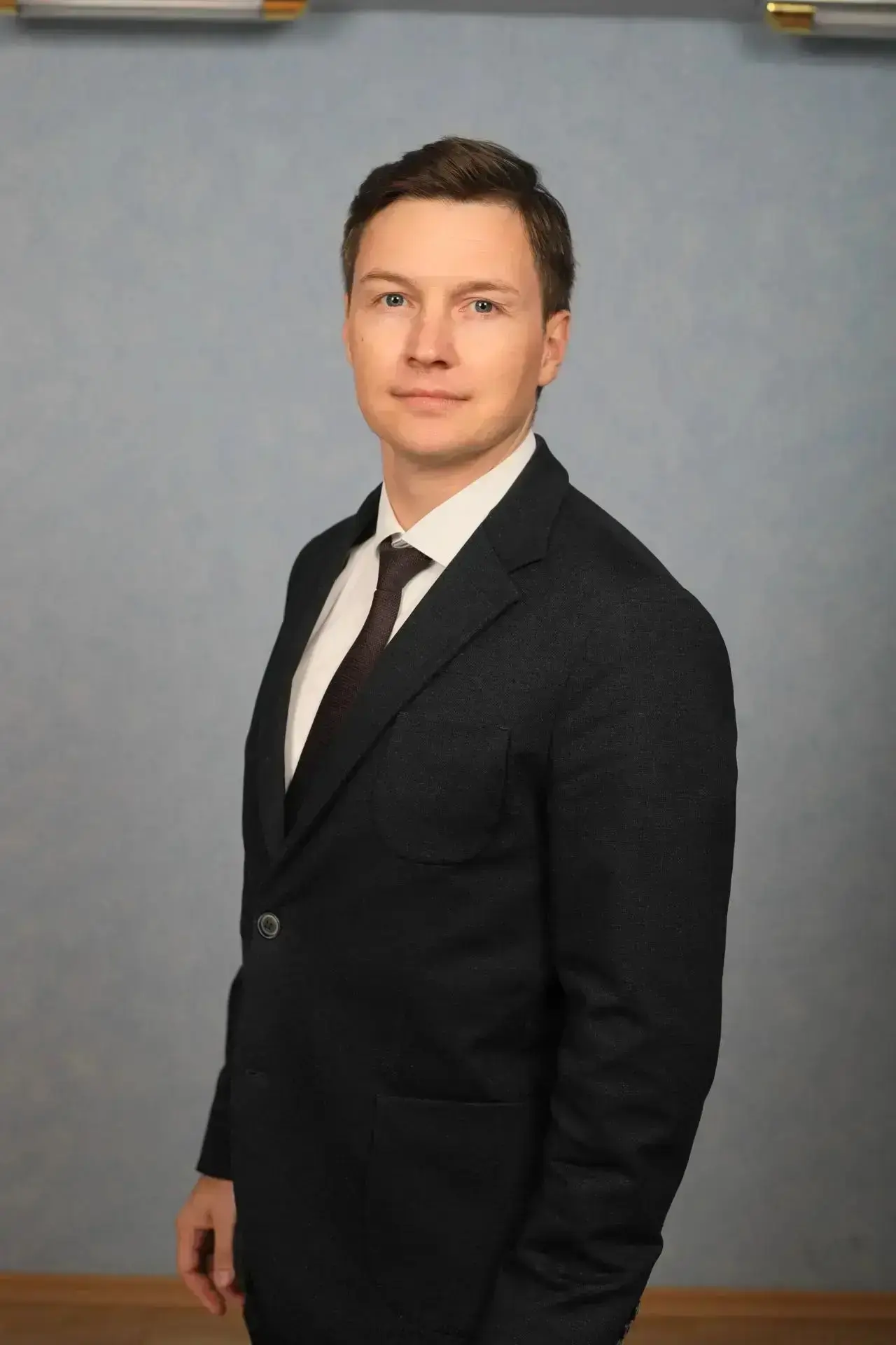 Врио главы Гайского округа - Сергей Сафинов 🫡

Карьеру стартовал на предприятии «Сибирь‑Полиметаллы