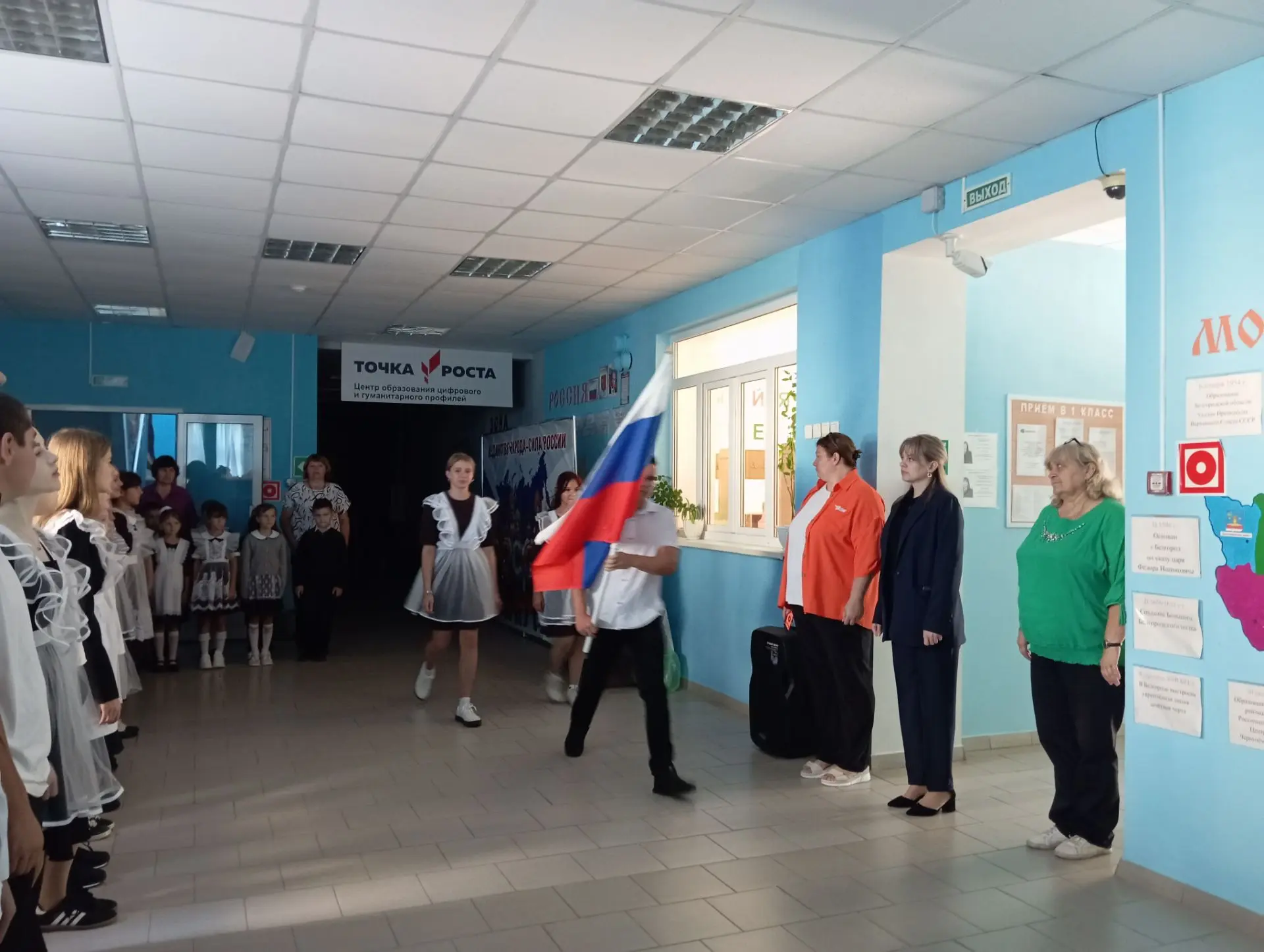 Сегодня утро началось с особой атмосферы — провели торжественную линейку! 🏫✨ Под звуки...