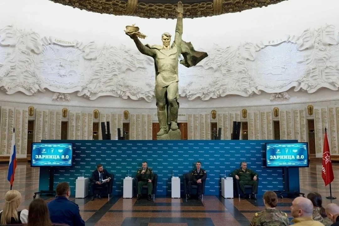 🇷🇺 В Москве стартовал третий сезон военно-патриотической игры «Зарница 2.0»  23 февраля, в День защи