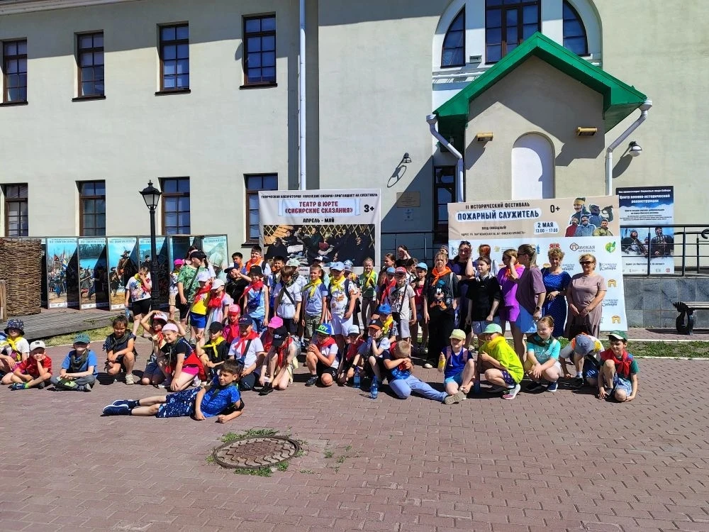 Лагерь Солнечный: День восьмой 🌞🎒

Сегодня наши ребята совершили увлекательное путешествие в прошл