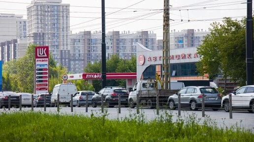 ГАИ усилила контроль на подъездах к заправкам в Челябинске