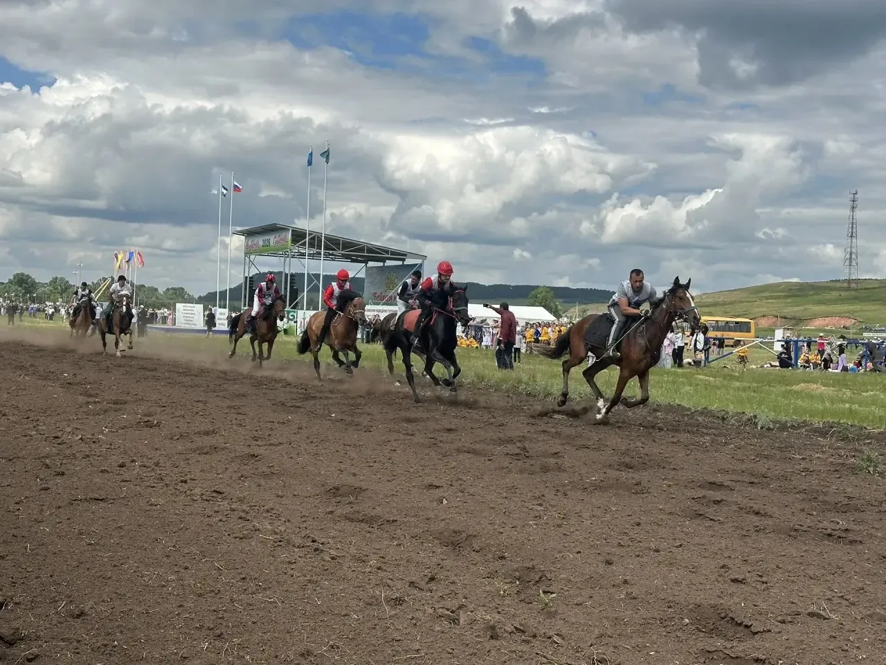 Сабантуй-2026 💥
Конные скачки 🏇 
Парад сельскохозяйственной техники 🚜
Спортивные состязания и нар
