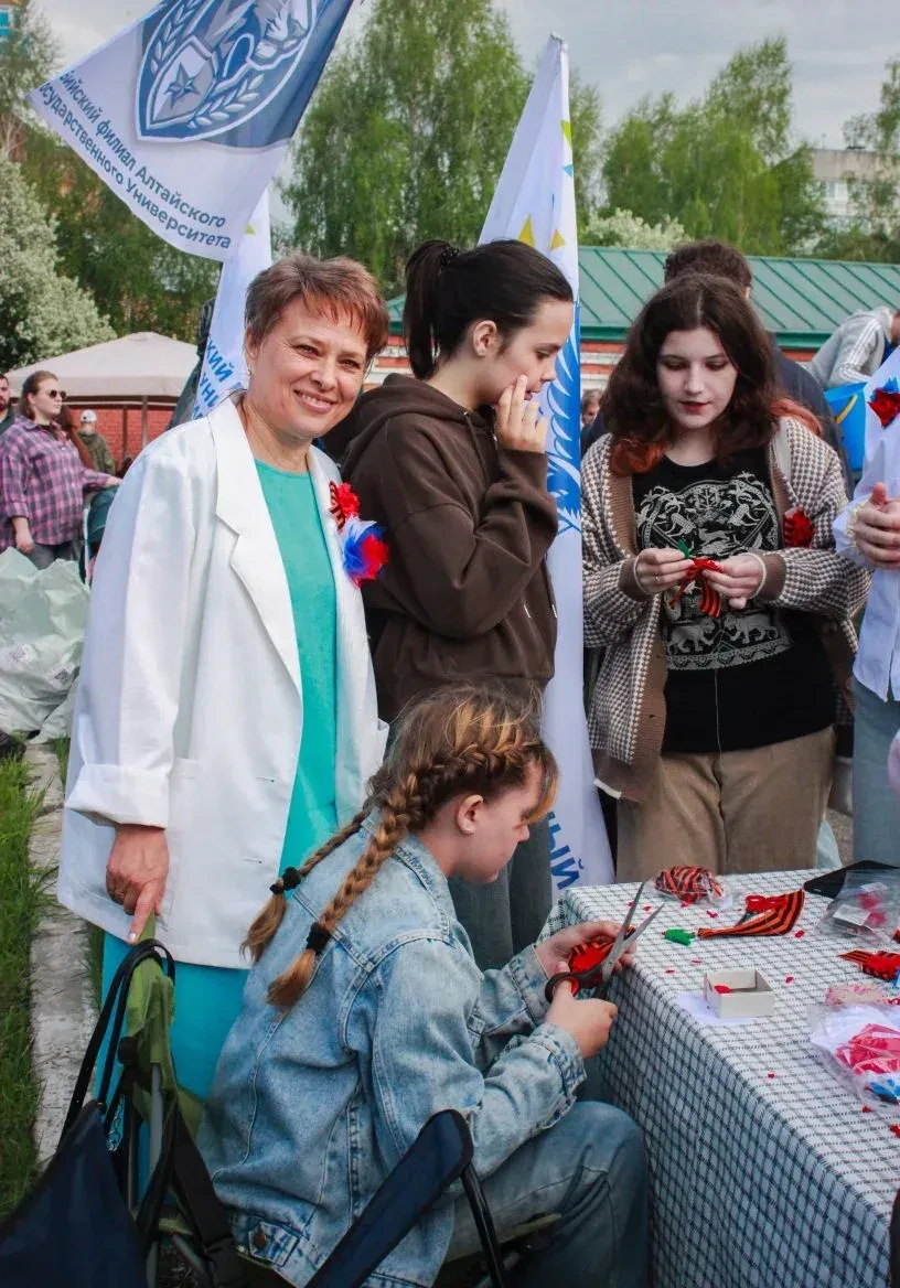 🇷🇺🇷🇺🇷🇺Студенты Бийского филиала им. В.М. Шукшина АлтГПУ  приняли участие в сборе средств в поддержку