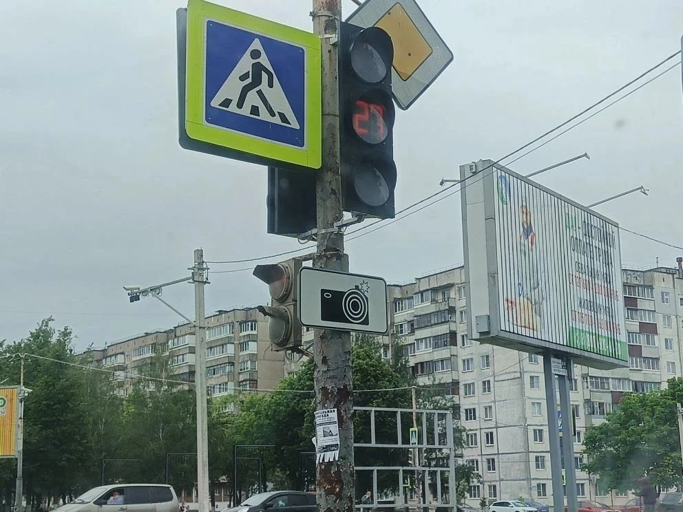 ✅🚦Прямо сейчас на пересечении улиц Ленина и Дмитрова рабочие городской коммунальной сл...
