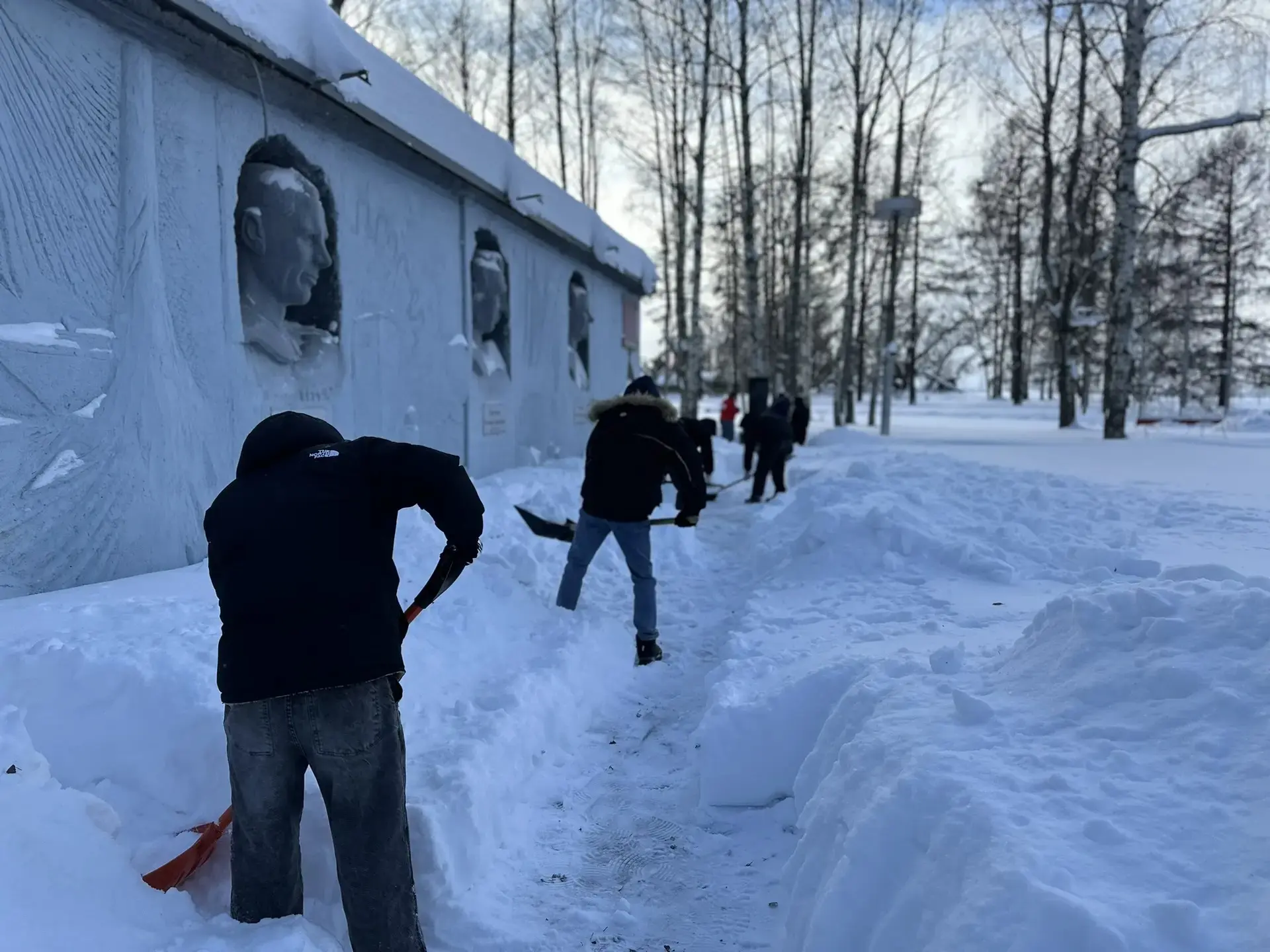 ❄️Акция «Снежный десант»: Патриотизм начинается с заботы о родном крае