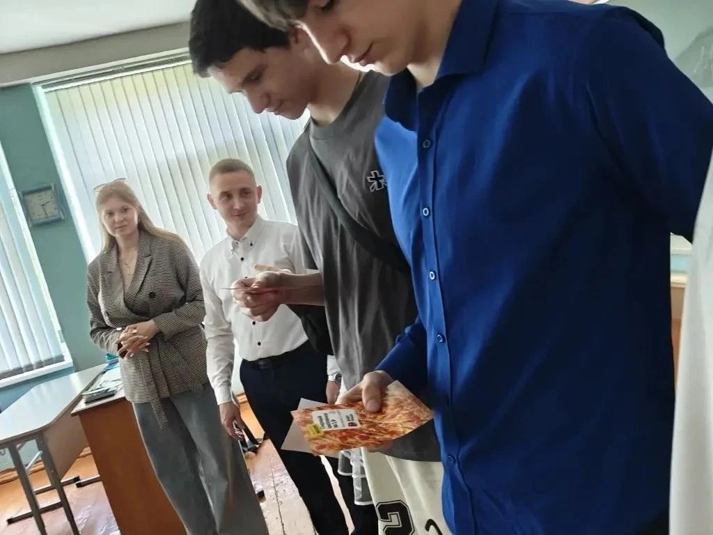 🧠 История + профессии + командный азарт = идеальный школьный квиз ✨ 22 мая в школе №25 для десятикла