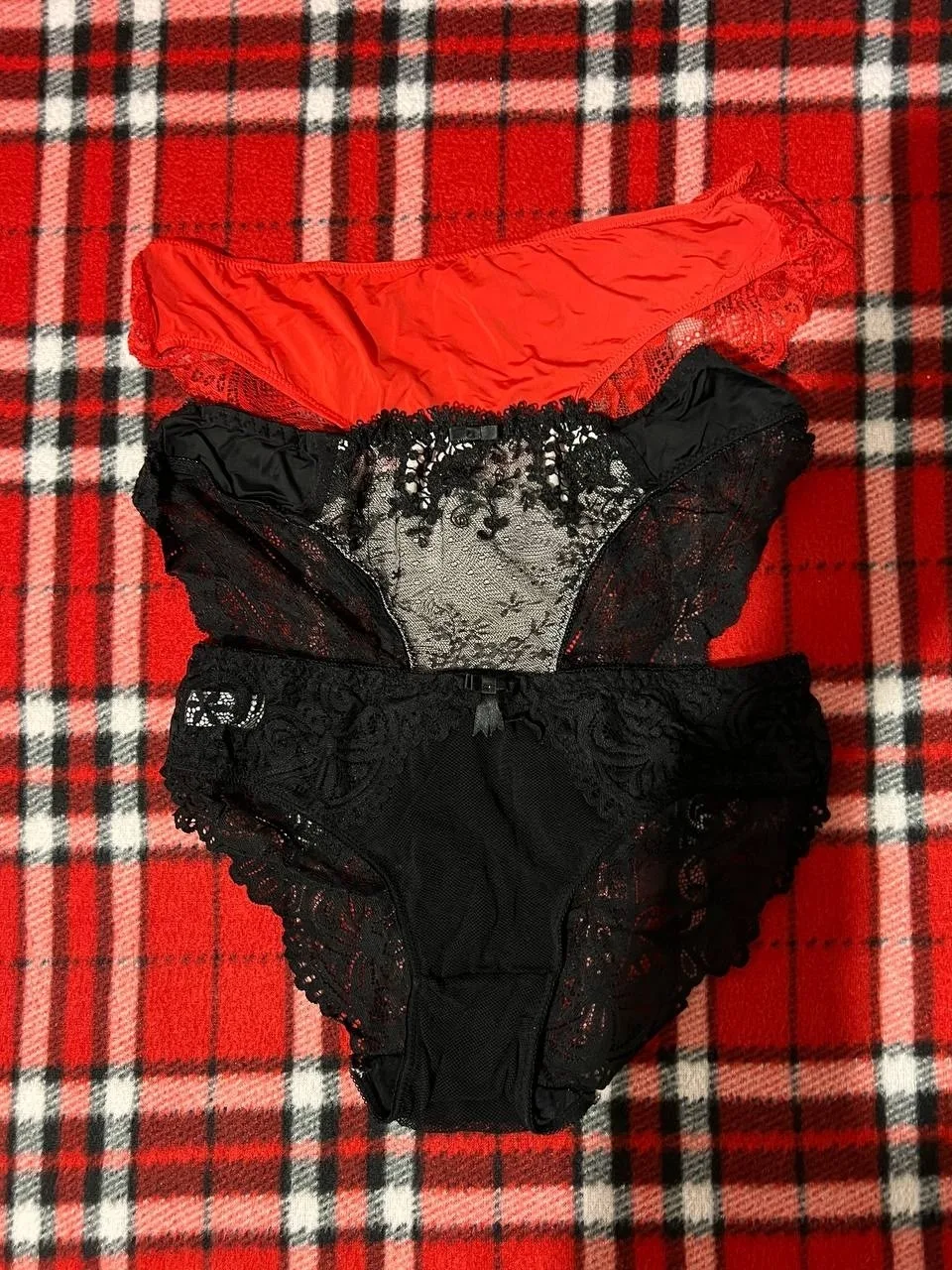 Отдам новые трусы женские 42-44р за шоколадку