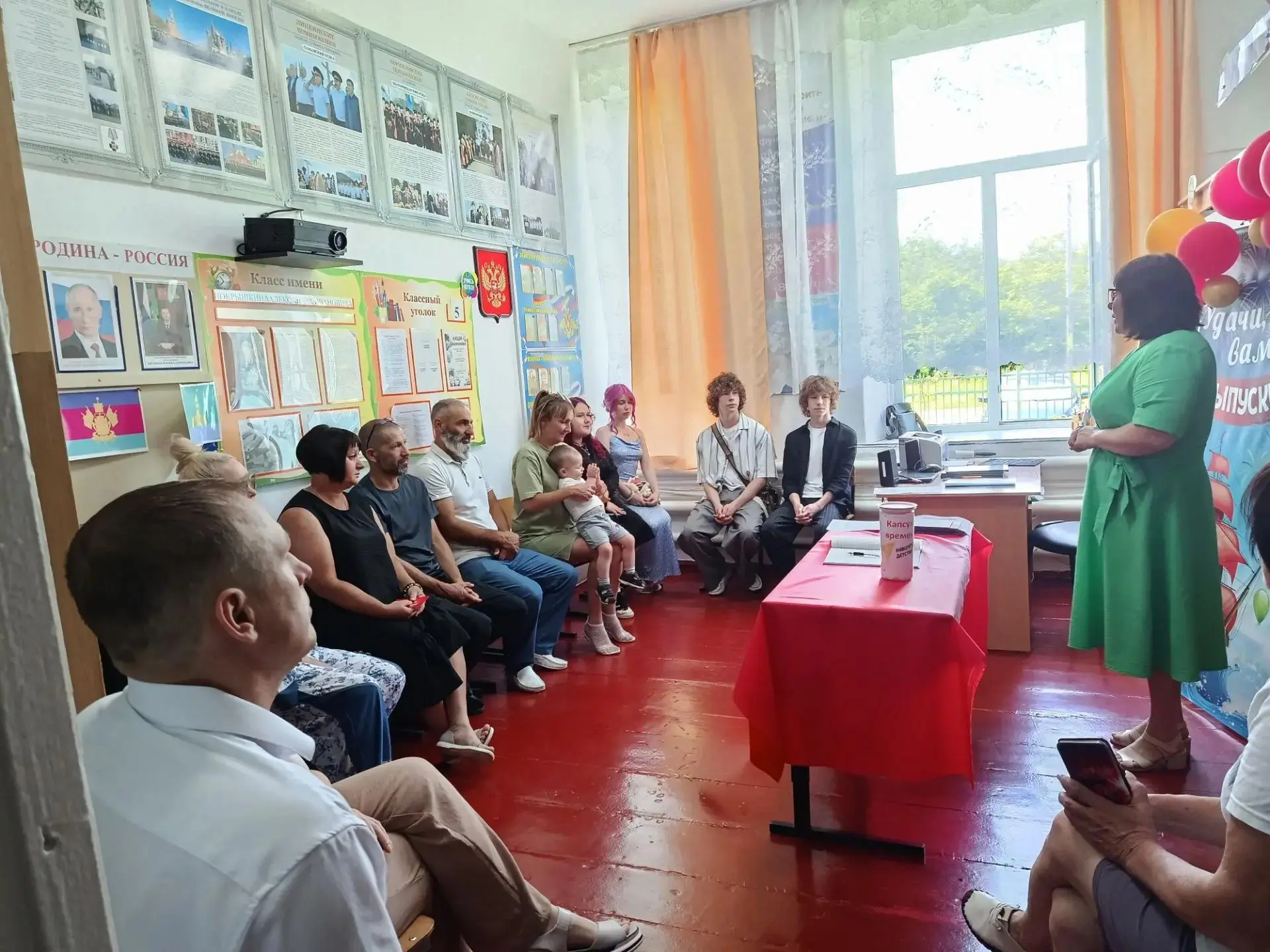 Наши любимые выпускники, этот день настал! 🎓

Сегодня вы попрощались со школой навсегда. Впереди — 