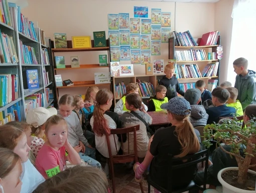 Игровая викторина "Знатоки ПДД" была проведена в Маркеловской библиотеке – филиале № 8 ...
