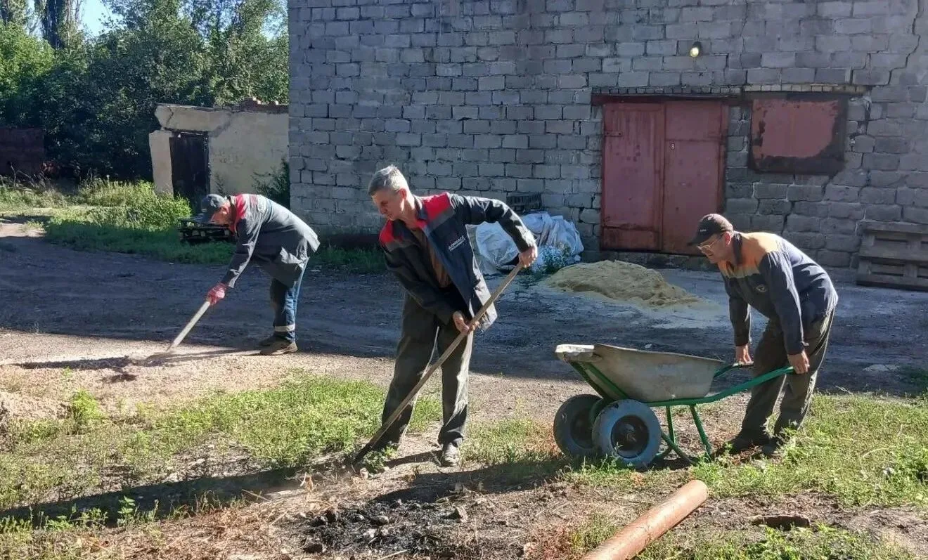 В Петровском районе коммунальные предприятия приняли активное участие в акции 🍀Чистый четверг🍀.

С