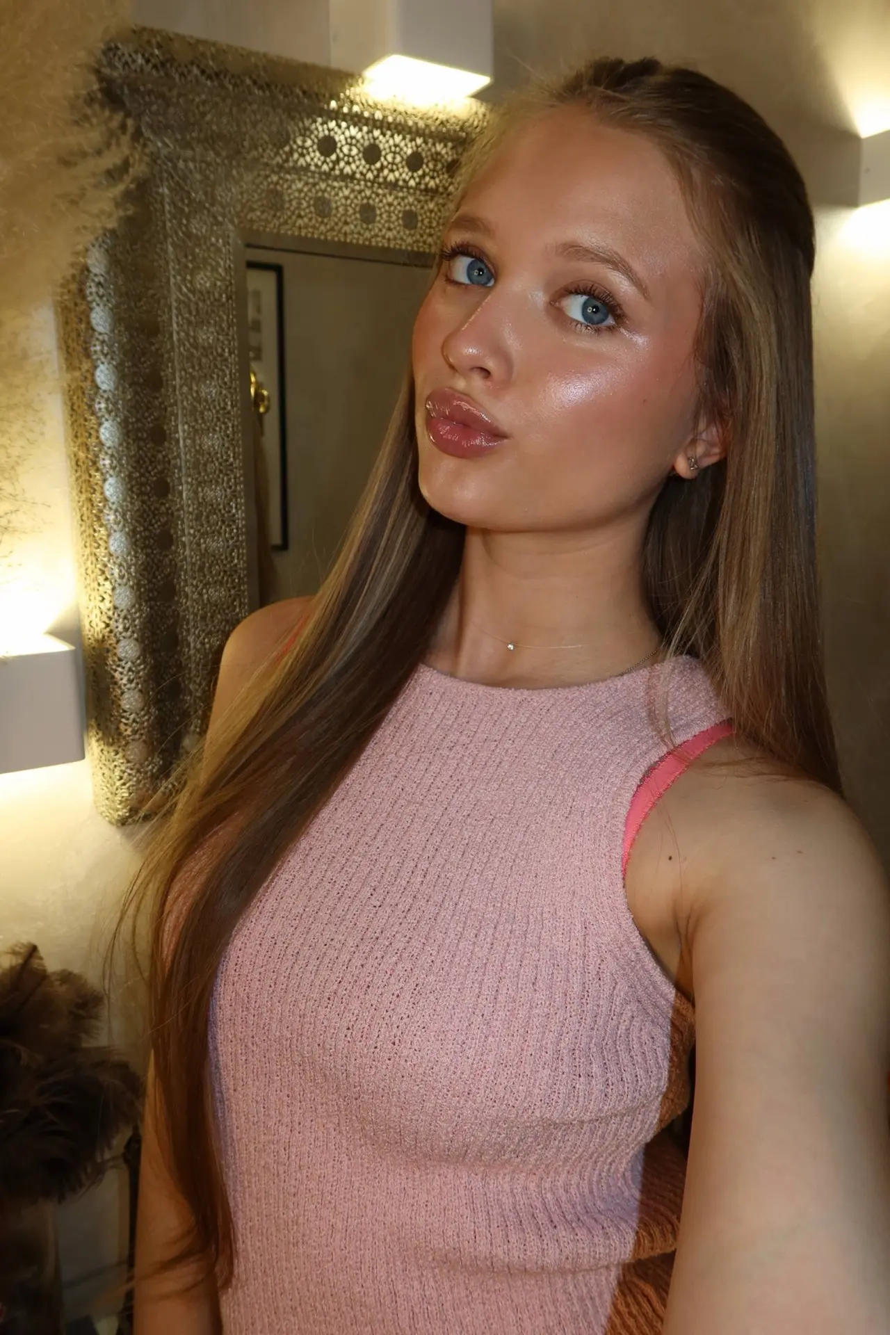 Собралась гулять с мамой 🎀