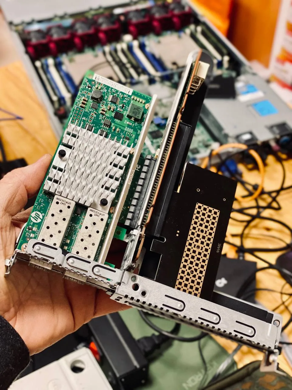 🔴Upgrade сервера DL360 gen9

Собрали 1U сервер на базе HP DL360 gen9 в конфиге:

- 500 Гб NVMe SSD 