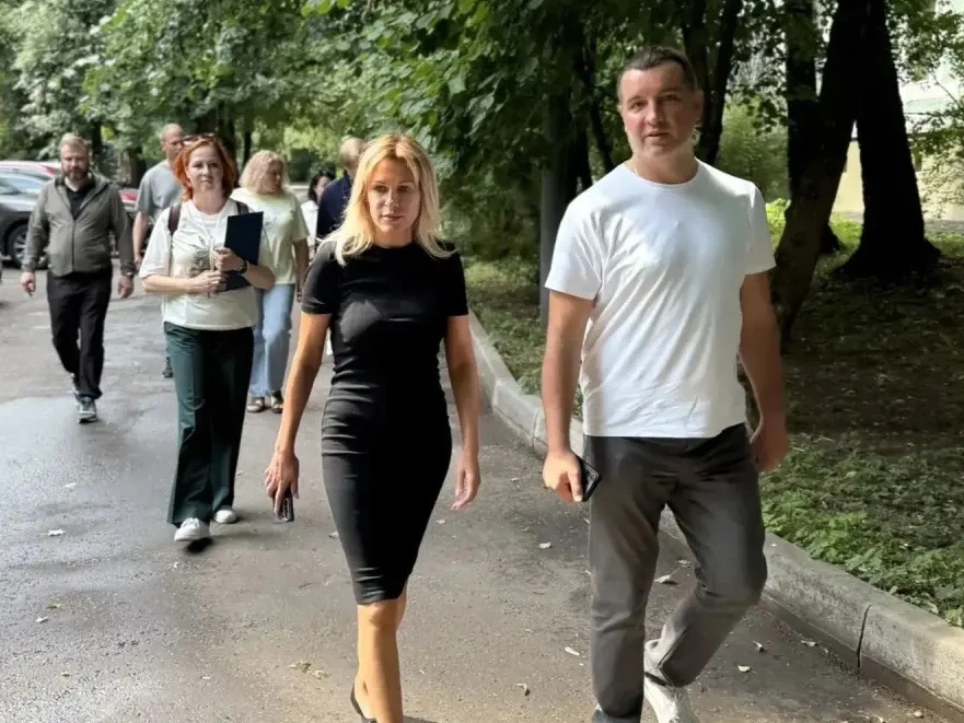 Принял участие в плановом субботнем обходе главы управы района Чертаново Центральное Галины Мокан.

