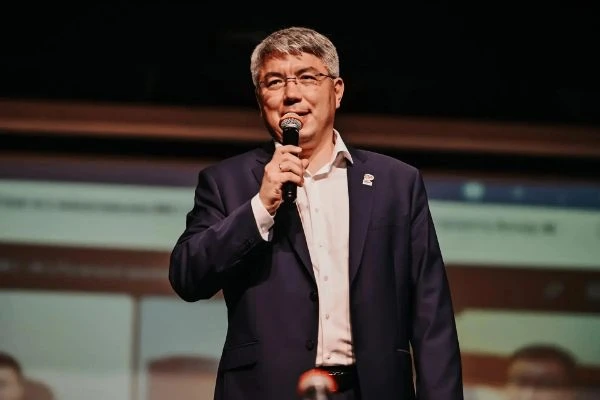 Глава Бурятии поработал в Кабанском районе

16 июня Алексей Цыденов совершил рабочую поездку в Кабан