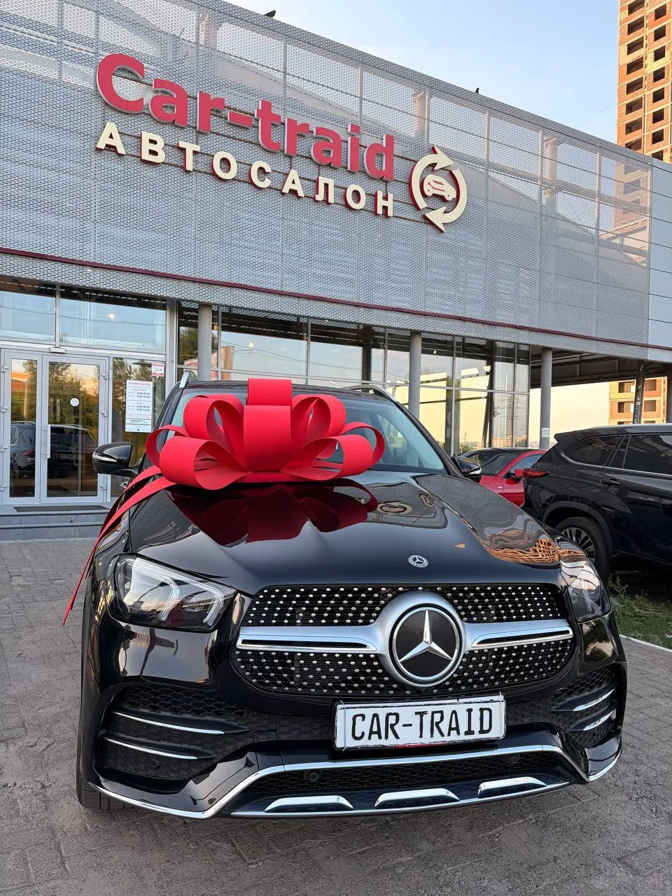 🚗 Выдача Mercedes-Benz GLE, Skoda Kamiq и Toyota RAV4. Поздравляем с покупкой!