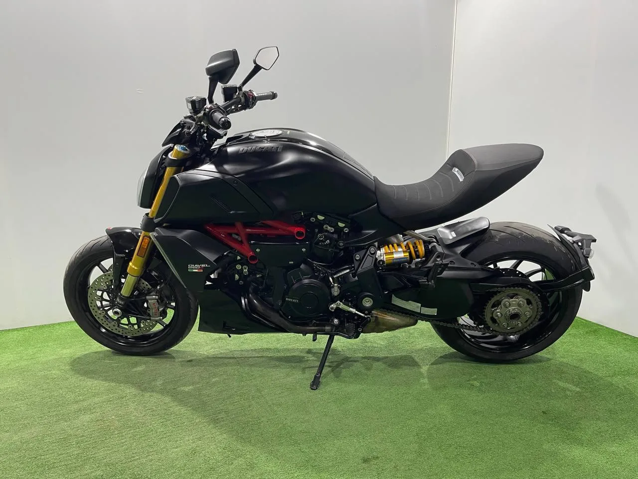 DUCATI DIAVEL 1260S в наличии во Владивостоке  Характеристики:  - 2019 год - объем 1260 см3 - Аукцио