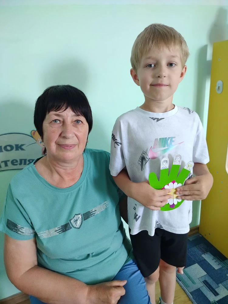 ✨В День семьи, любви и верности ребята старшей разновозрастной группы сделали тематичес...