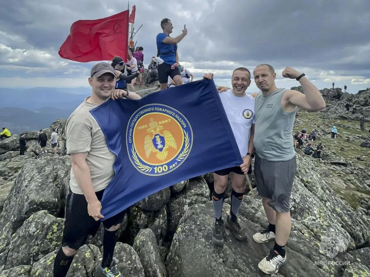 На Конжак подняли флаг пожнадзора