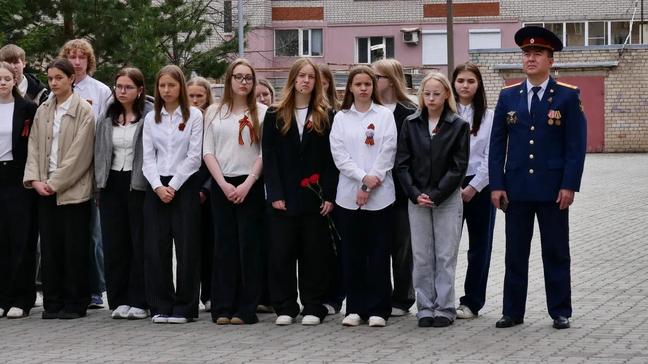 🕊В преддверии великого праздника старшеклассники собрались на линейки, посвященные Дню Победы, чтобы