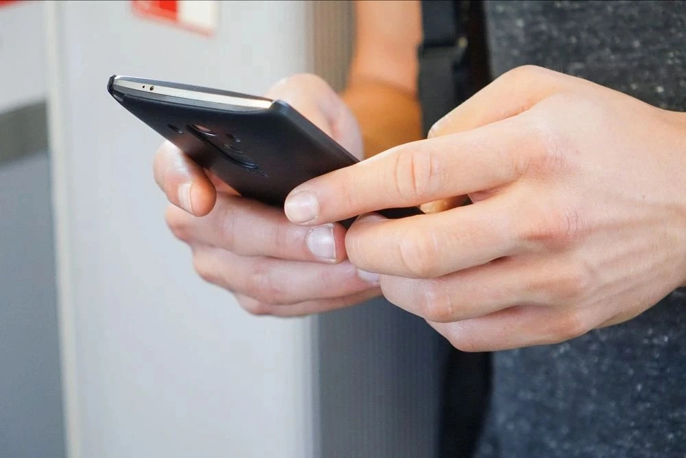 📱 Массовые рассылки будут только через операторов связи