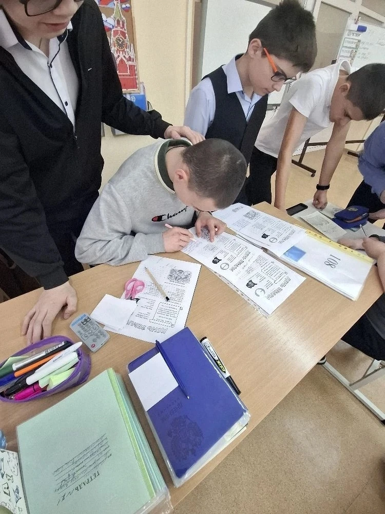 В честь Дня Земли 7Е класс отправился к своим наставляемым из  3Г класса и провел с ребятами интерак