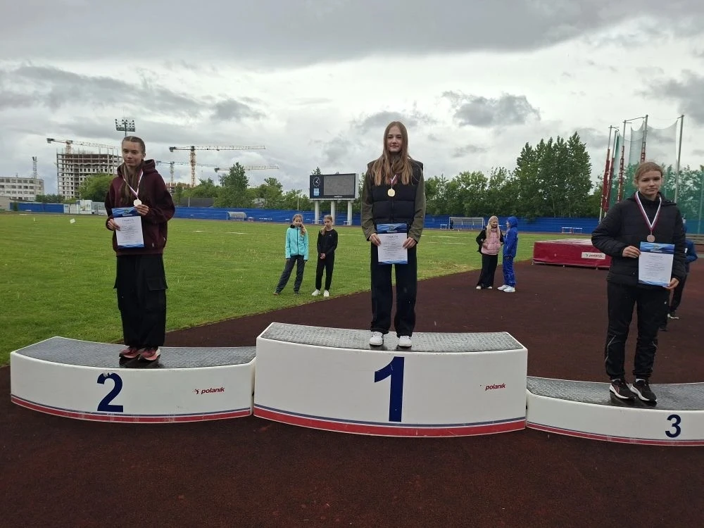 🏆 🏃‍♀️🏃🏻‍♂️Наши легкоатлеты — в числе лучших на областных и городских соревнованиях!