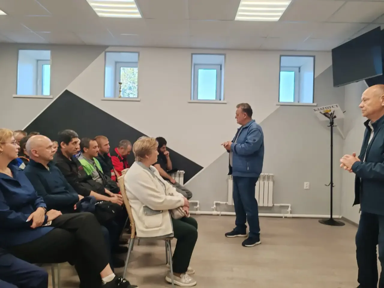 20.08.2026 в МАУ «Благоустройство» прошла встреча с депутатом Законодательного собрания...